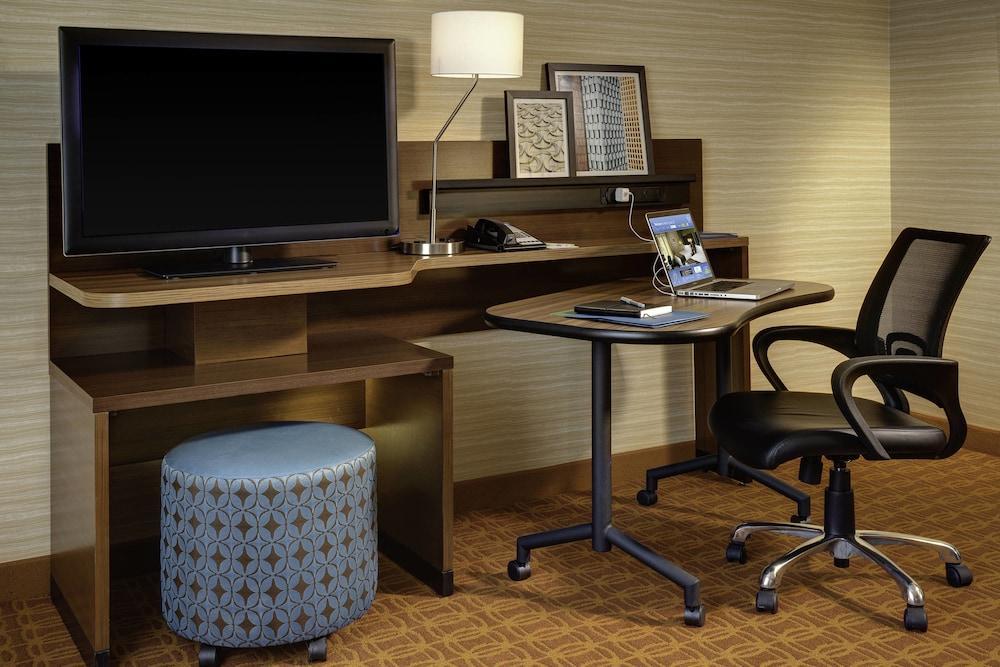 Fairfield Inn & Suites By Marriott Hendersonville Флет Рок Екстериор снимка