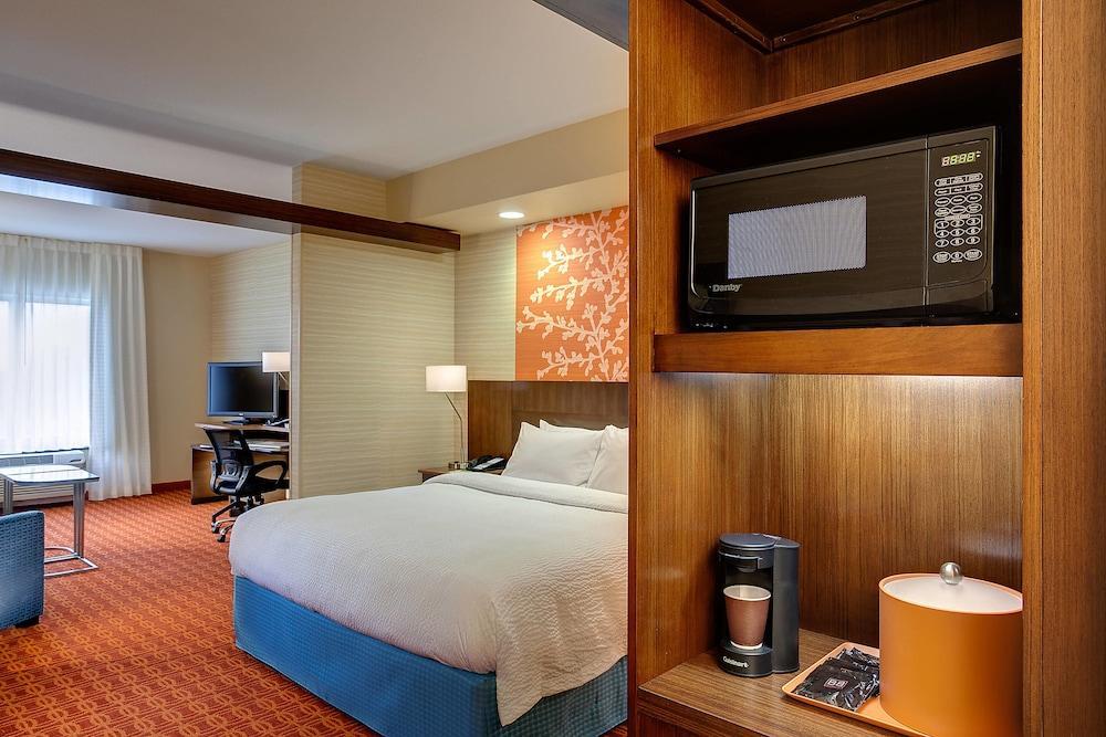Fairfield Inn & Suites By Marriott Hendersonville Флет Рок Екстериор снимка