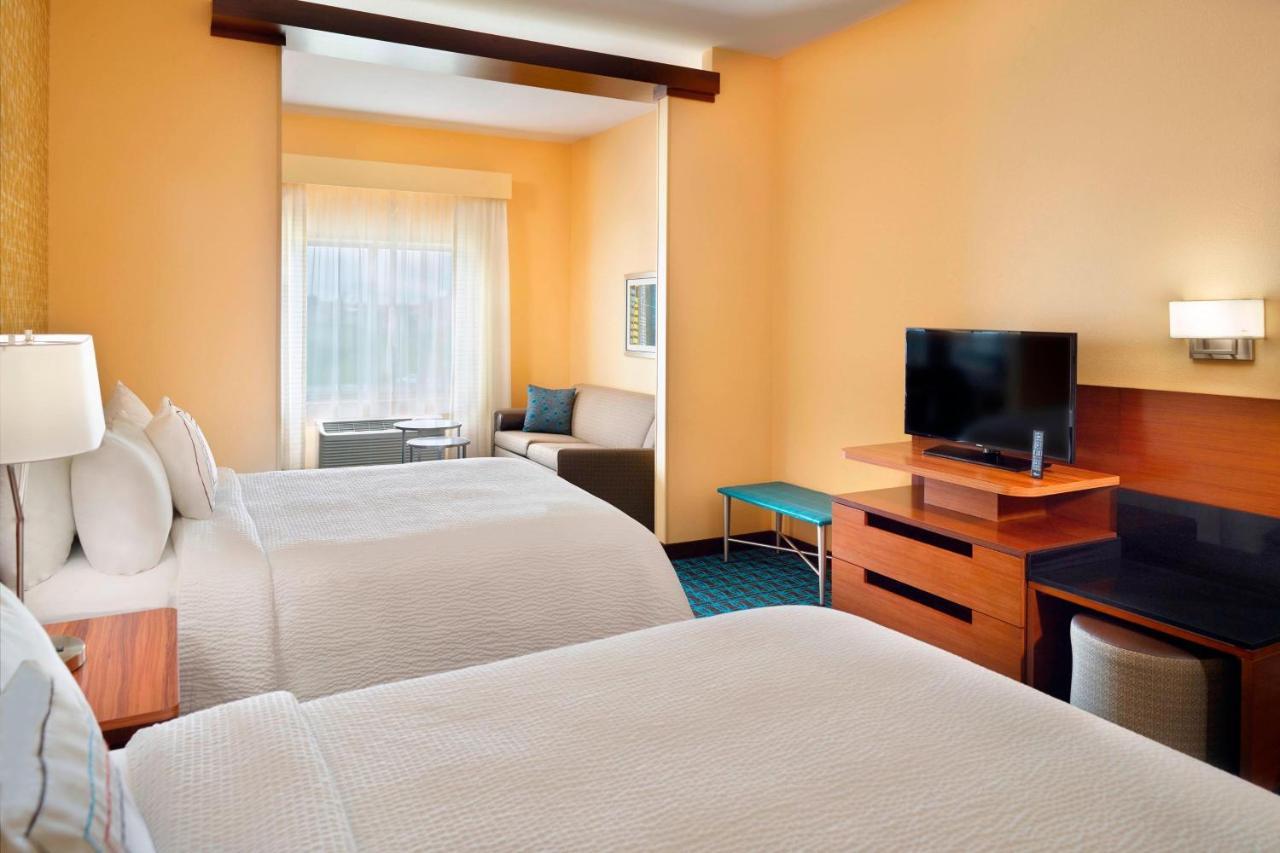 Fairfield Inn & Suites By Marriott Hendersonville Флет Рок Екстериор снимка