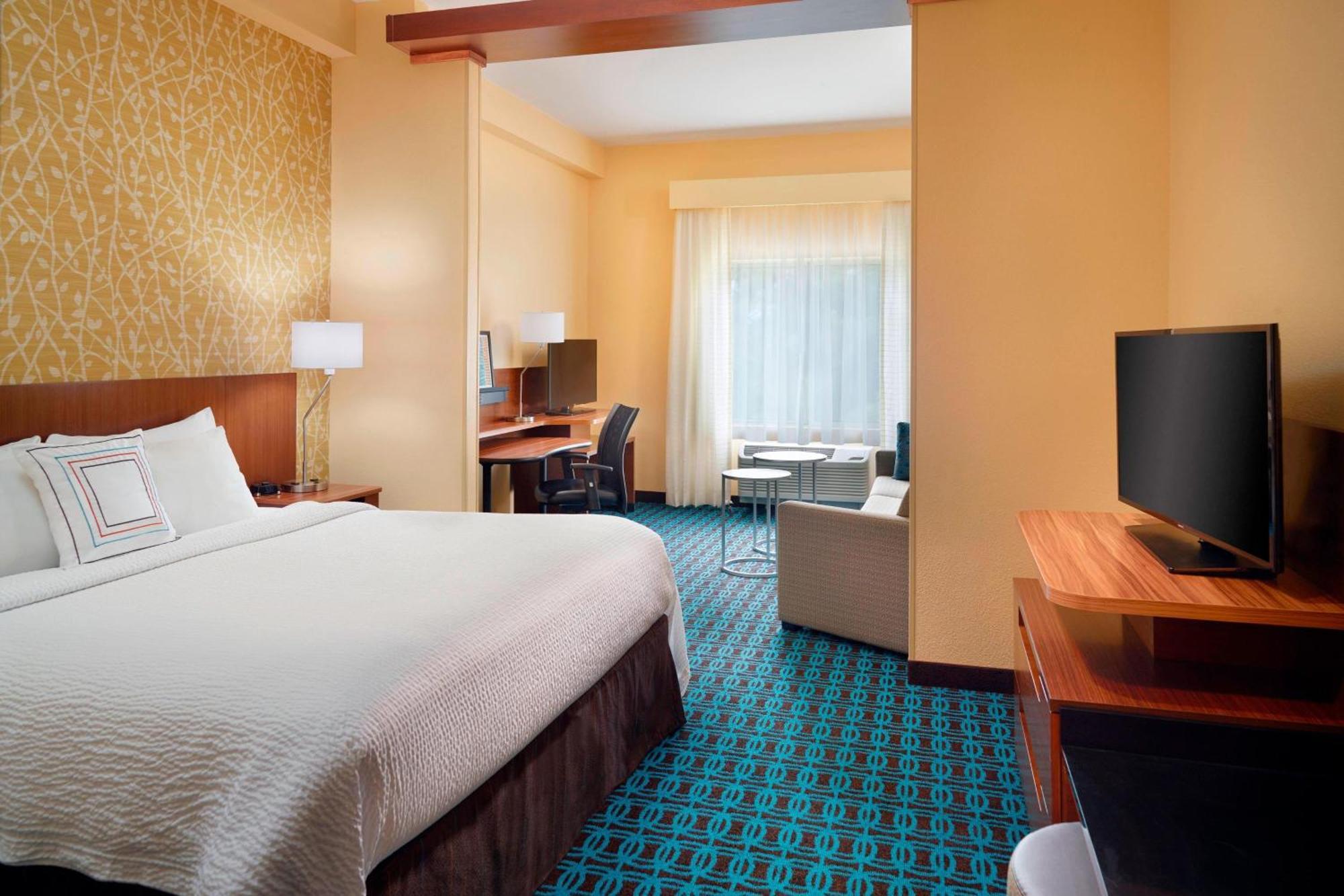 Fairfield Inn & Suites By Marriott Hendersonville Флет Рок Екстериор снимка