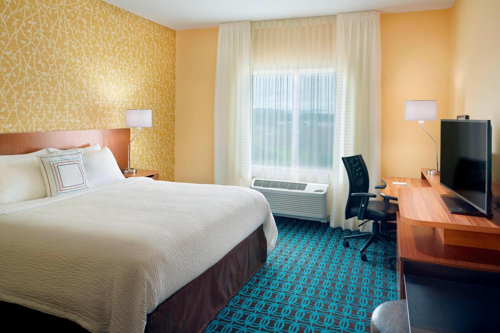 Fairfield Inn & Suites By Marriott Hendersonville Флет Рок Екстериор снимка