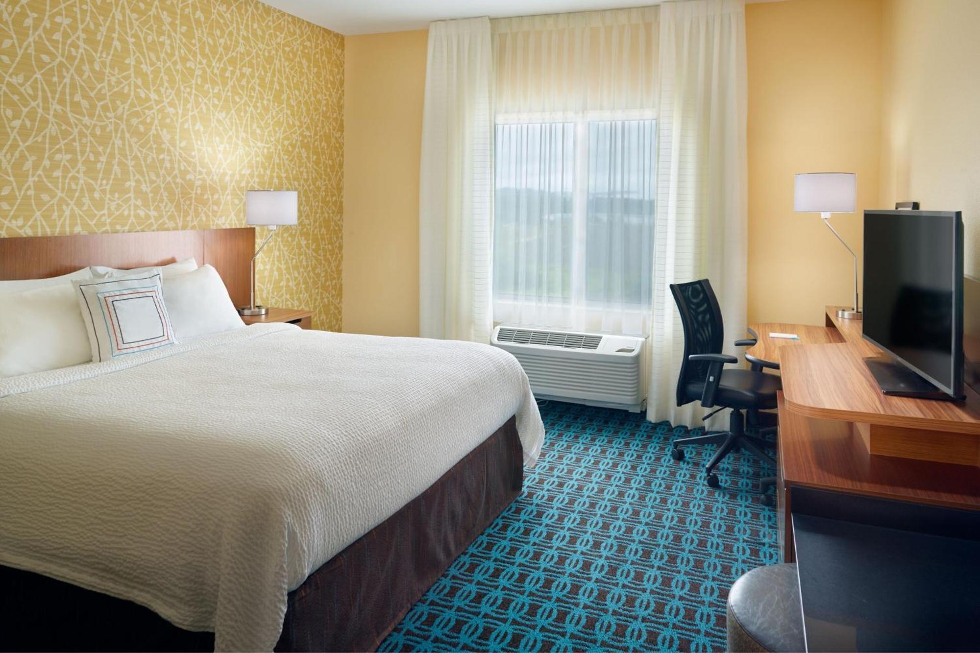 Fairfield Inn & Suites By Marriott Hendersonville Флет Рок Екстериор снимка